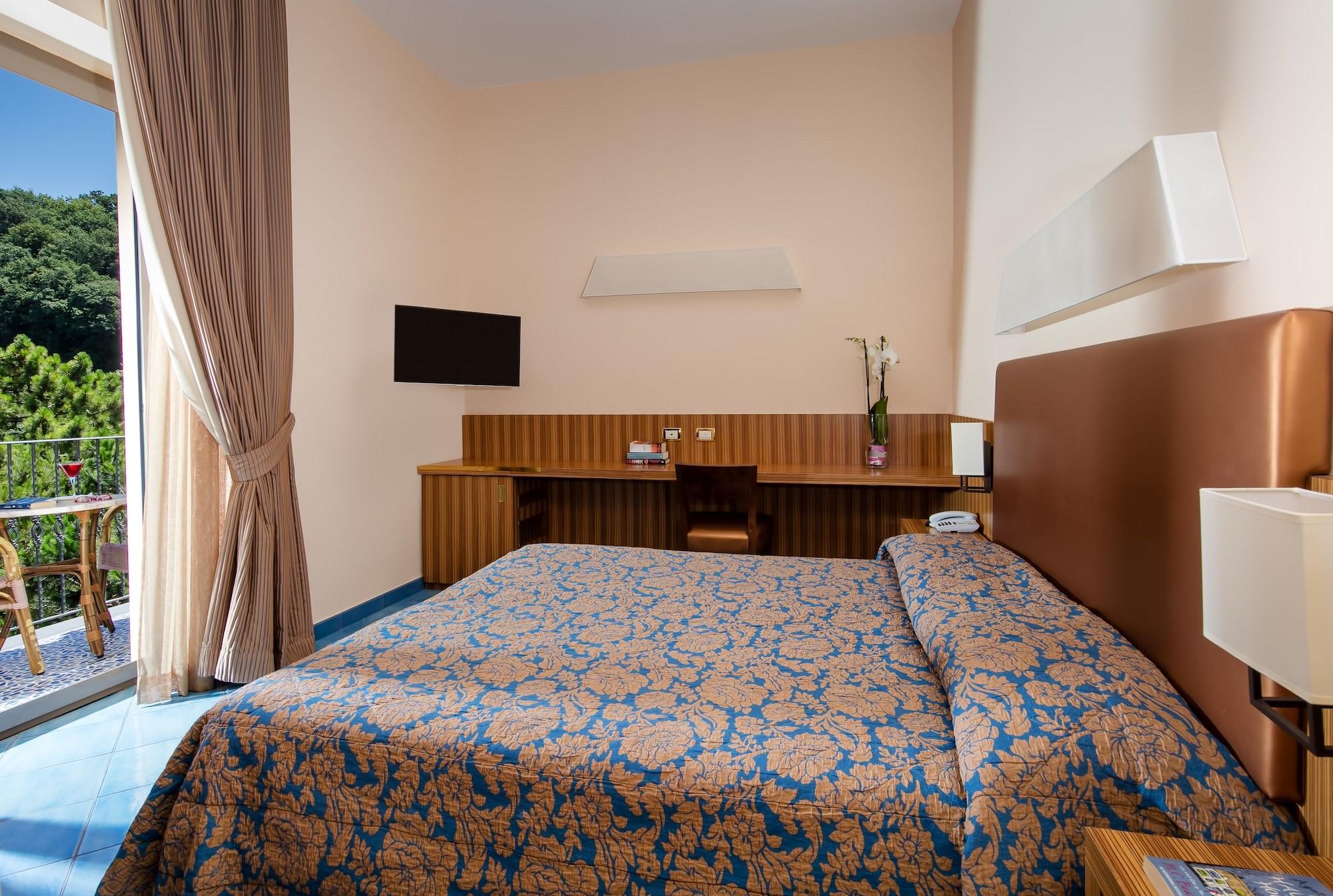 Due Golfi Grand Hotel SantʼAgata sui Due Golfi Esterno foto