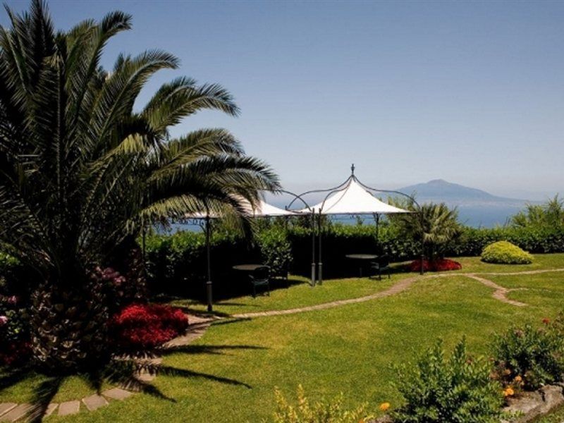 Due Golfi Grand Hotel SantʼAgata sui Due Golfi Esterno foto