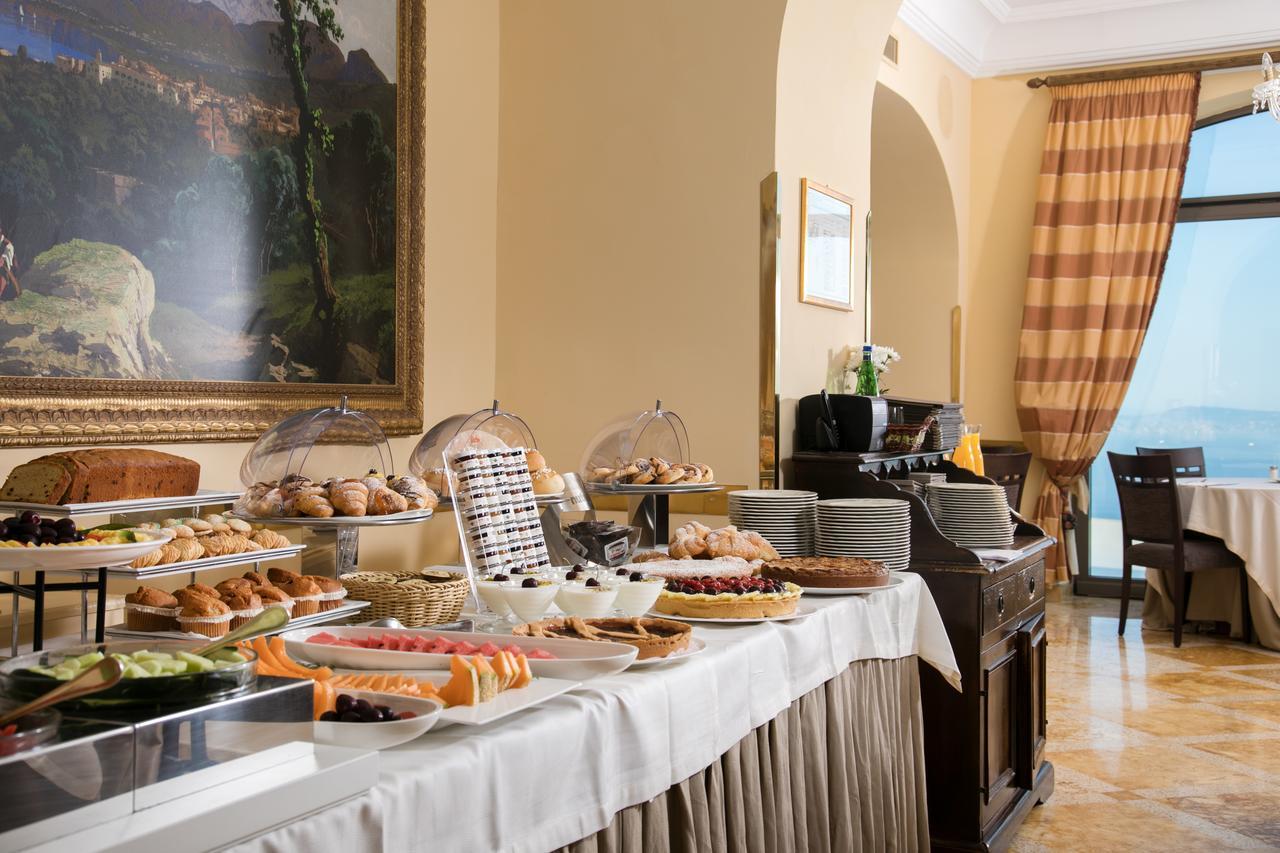 Due Golfi Grand Hotel SantʼAgata sui Due Golfi Esterno foto