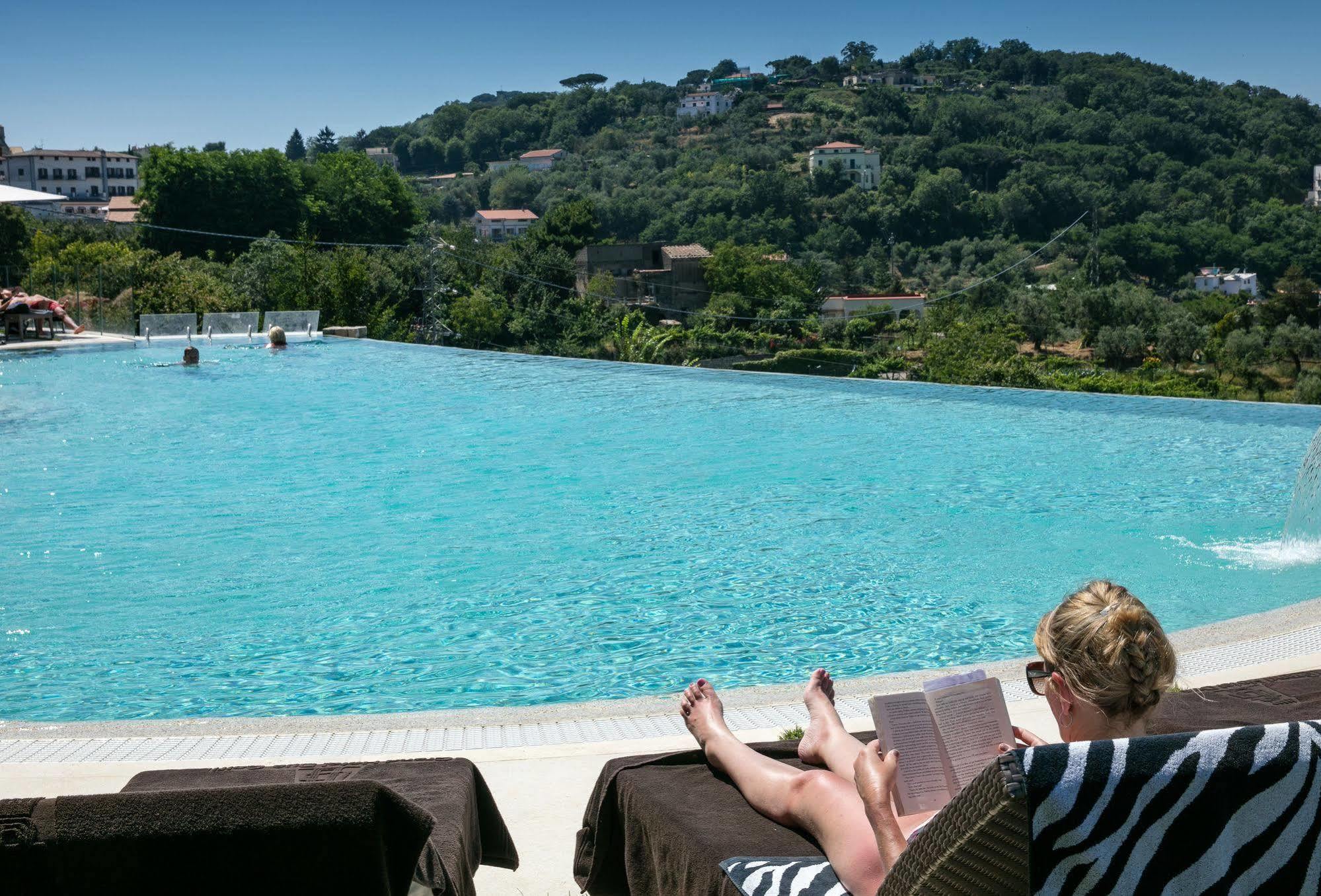 Due Golfi Grand Hotel SantʼAgata sui Due Golfi Esterno foto