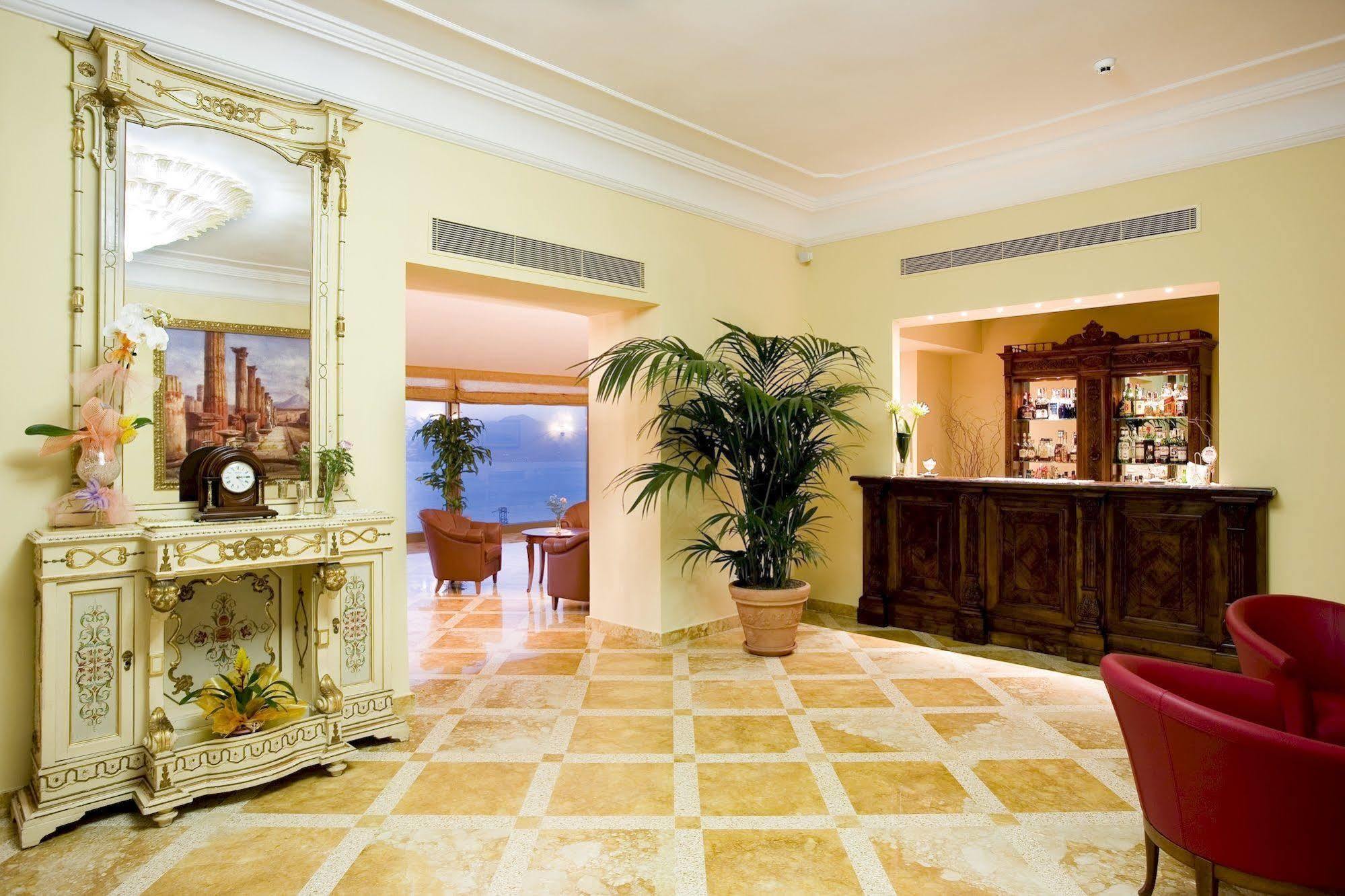 Due Golfi Grand Hotel SantʼAgata sui Due Golfi Esterno foto