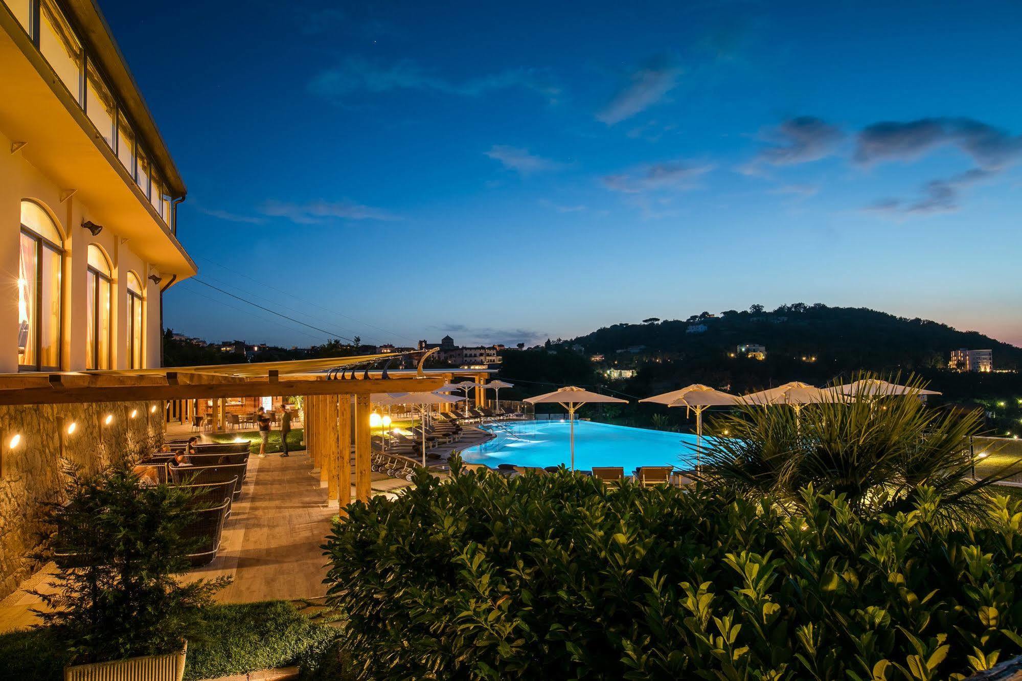 Due Golfi Grand Hotel SantʼAgata sui Due Golfi Esterno foto