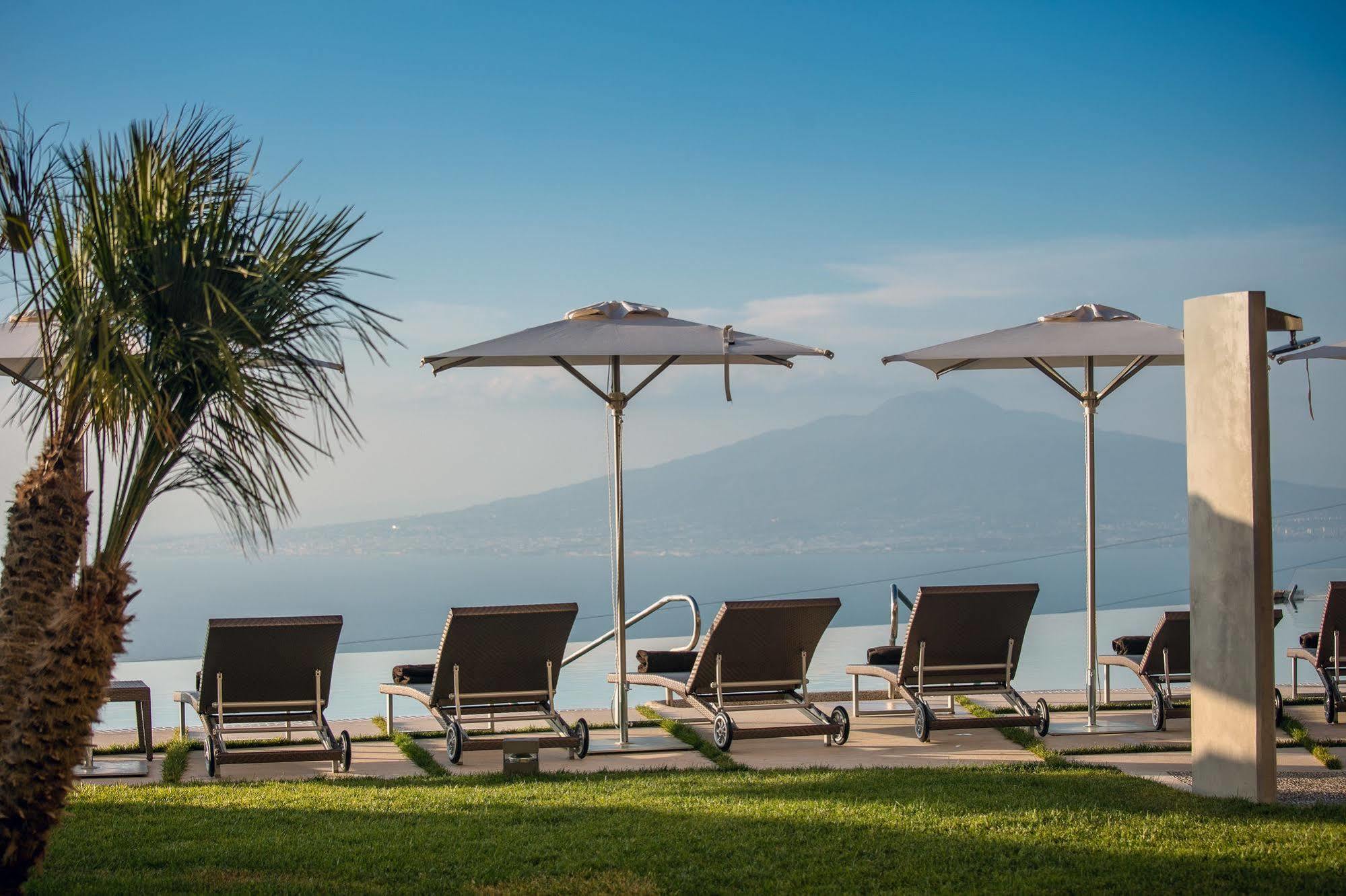 Due Golfi Grand Hotel SantʼAgata sui Due Golfi Esterno foto
