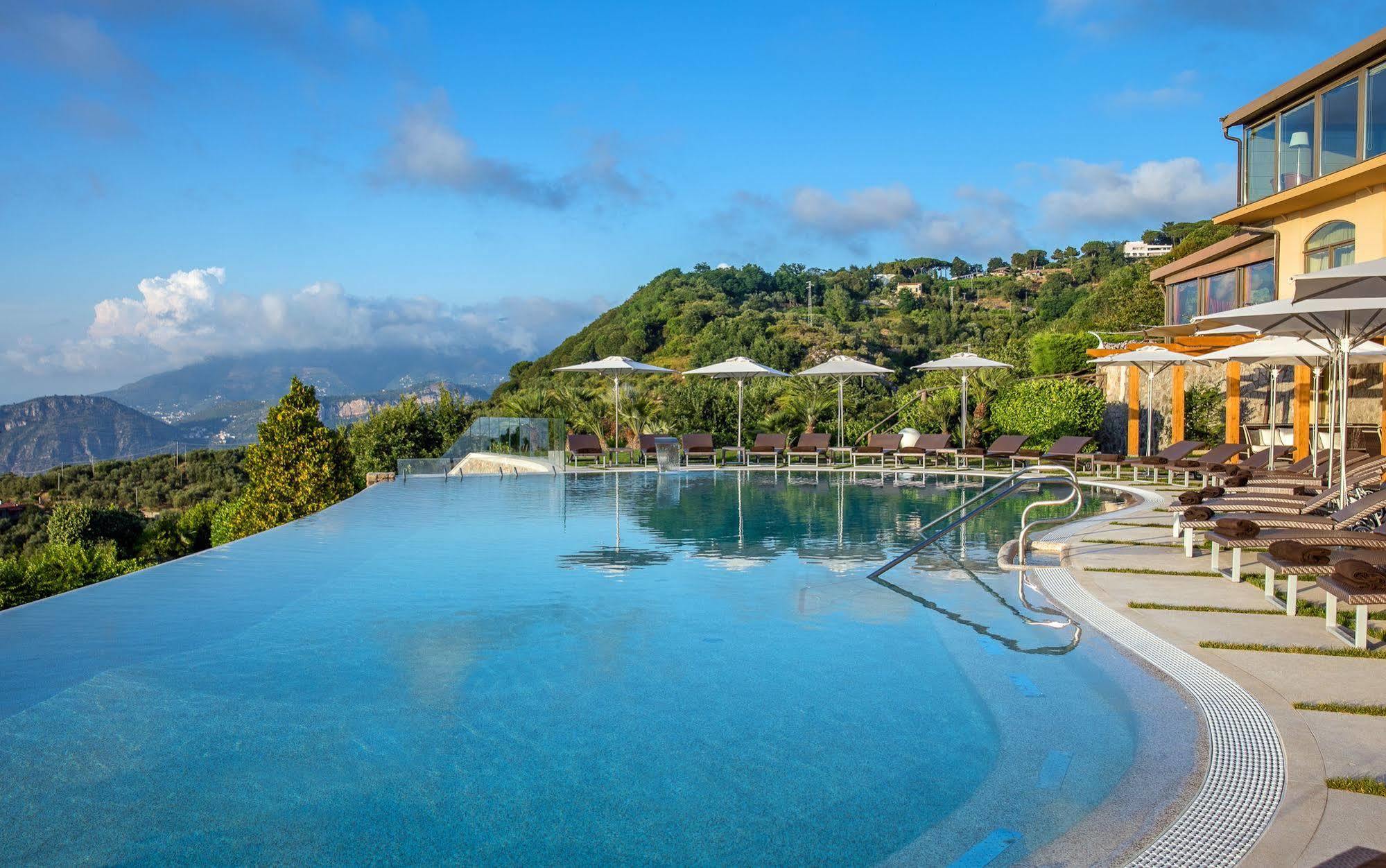 Due Golfi Grand Hotel SantʼAgata sui Due Golfi Esterno foto