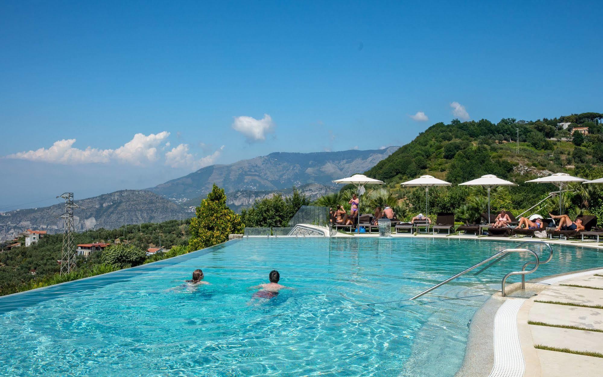 Due Golfi Grand Hotel SantʼAgata sui Due Golfi Esterno foto
